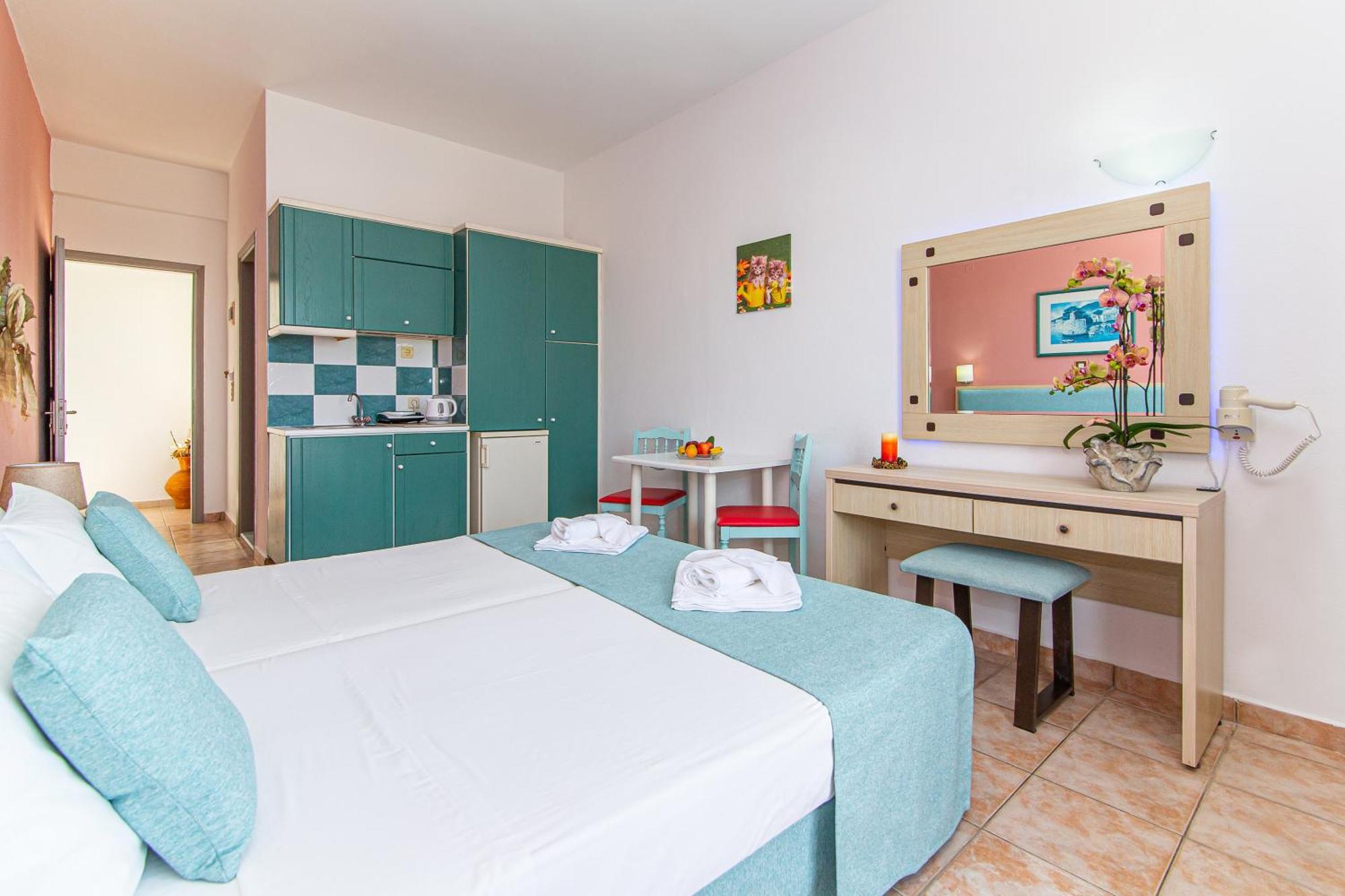 Theoni Apartments Malia Eksteriør bilde