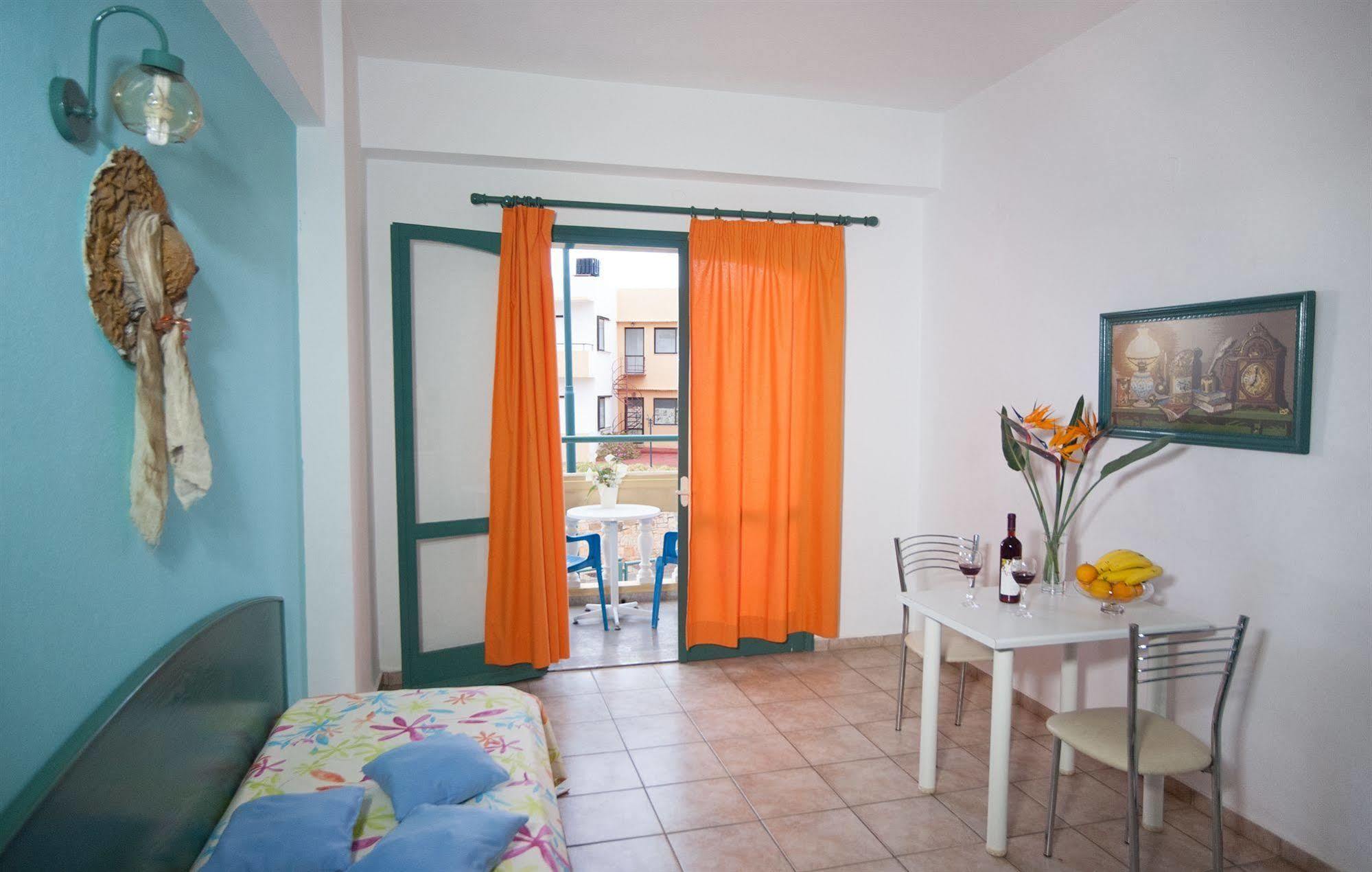 Theoni Apartments Malia Eksteriør bilde
